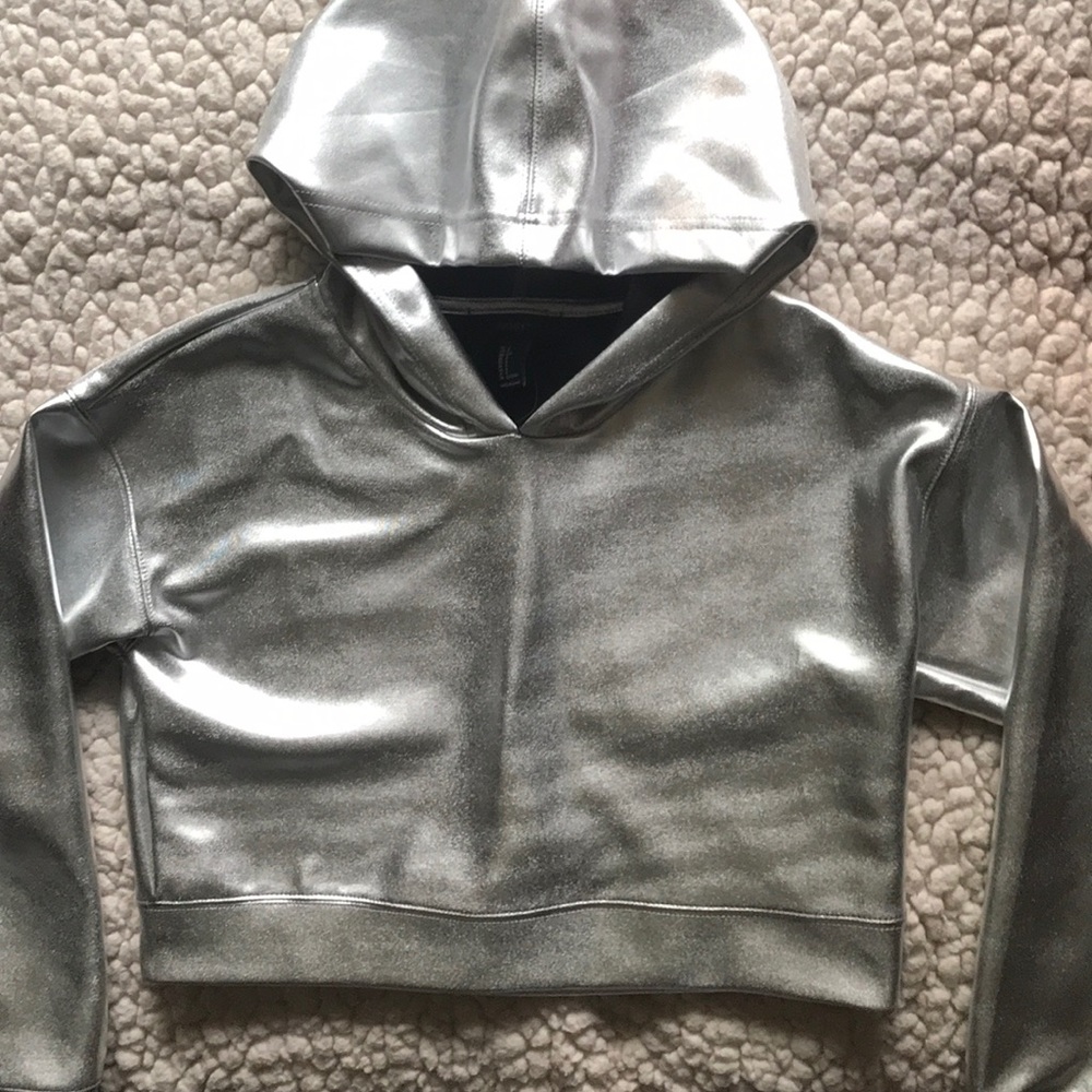 Rave Metallic Crop